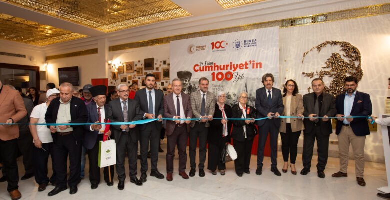 Cumhuriyet coşkusu sergilere yansıdı