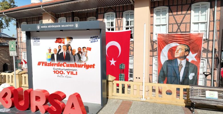 Bugün günlerden, kırmızı-beyaz