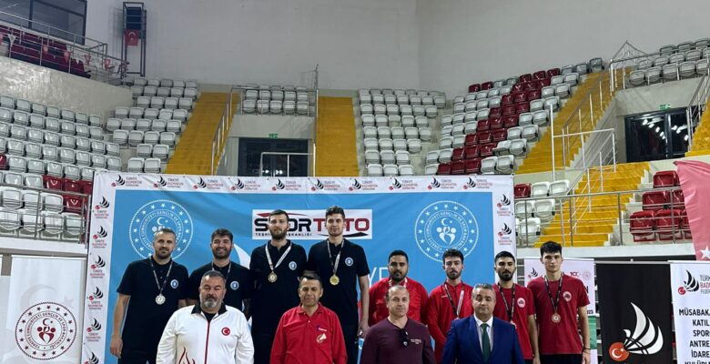 Büyükşehir Belediyesporlu badmintoncular yine zirvede