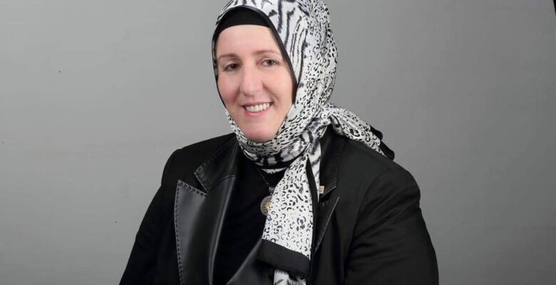 GEMLİK’İN YARDIM MELEĞİ AYFER ABLASI YENİMAHALLE MUHTAR ADAYI OLDU