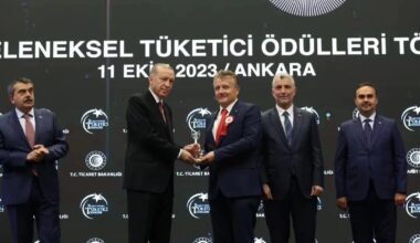 Peynirci Baba’ya Tüketici Memnuniyeti Ödülü