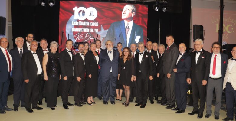 BUMİAD’IN CUMHURİYET ÖDÜLLERİ SAHİPLERİNE VERİLDİ