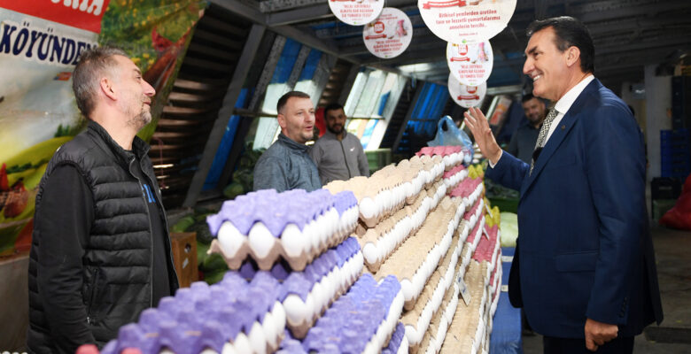 Başkan Dündar, pazarcı esnafını yalnız bırakmıyor