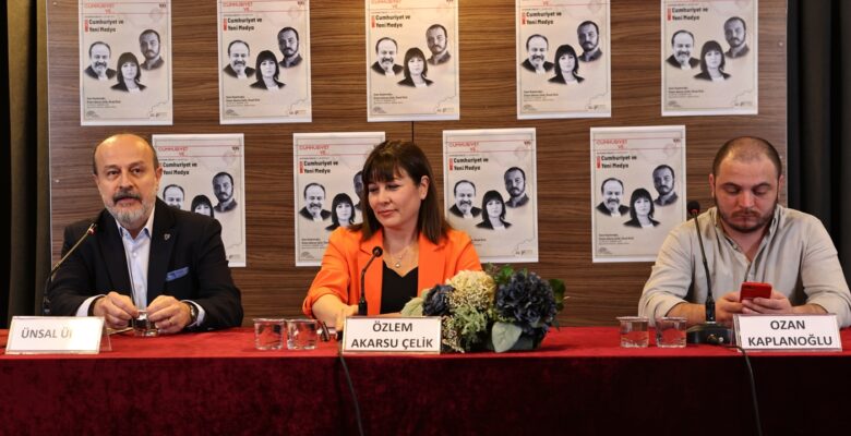 Kütüphane Günleri’nde “Cumhuriyet ve Yeni Medya” konuşuldu
