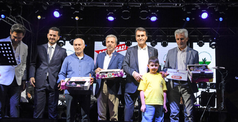 Osmangazi’de siyah incirler yarıştı