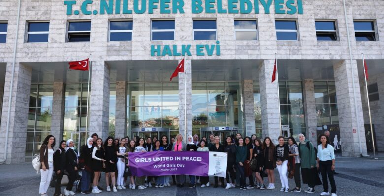 Kız çocukları Nilüfer’den dünyaya dostluk ve barış mesajı verdi