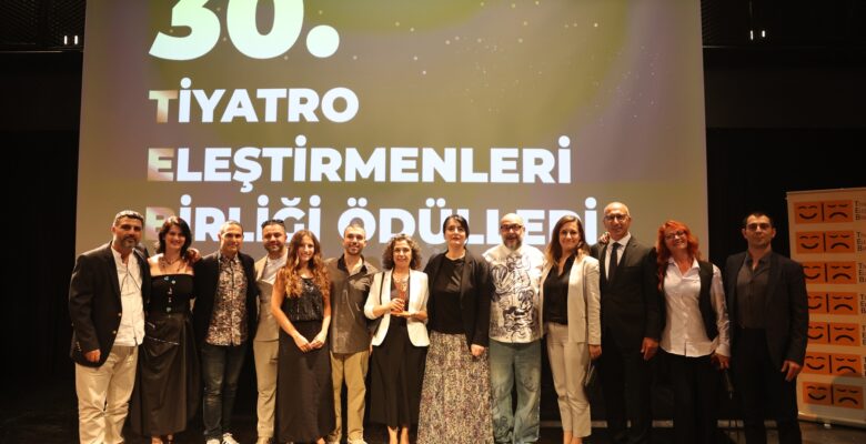Tiyatro Eleştirmenleri Birliği’nden NKT’ye  yılın oyunu ödülü