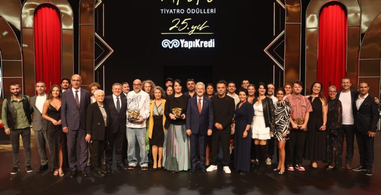 Tiyatronun en prestijli ödülü Nilüfer Kent Tiyatrosu’na