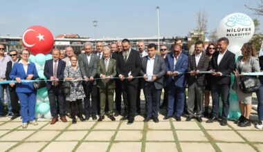 Sağlık çalışanlarına adanan anıt park hizmete açıldı