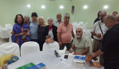 YAZAR EROL ERKILINÇ KİTAPLARINI İMZALADI