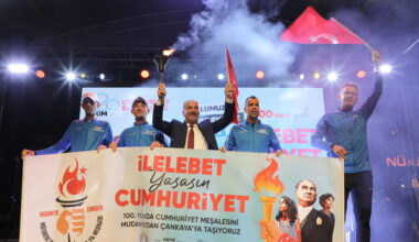 CUMHURİYETİN 100. YILINDA MUDANYA’DA BÜYÜK KUTLAMA CUMHURİYETİN 100. YILINDA MUDANYA’DA BÜYÜK KUTLAMA