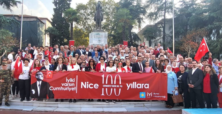 100.YILI, 100 METRELİK BAYRAKLA KUTLADILAR!