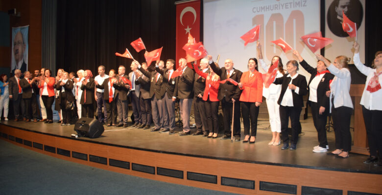 CHP BURSA’DAN COŞKULU 100. YIL KUTLAMASI