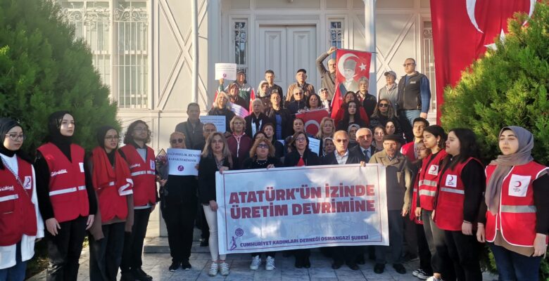 CUMHURİYET KADINLARINDAN ATATÜRK’E ANMA