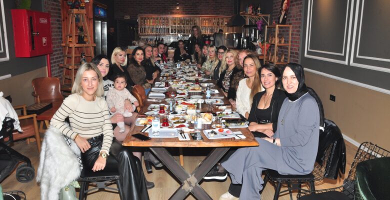 Bursalı hanımların  renkli buluşması