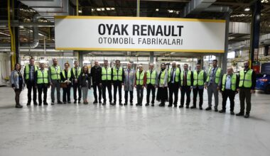 BUÜ’lü heyetten Oyak Renault’ya işbirliği ziyareti BUÜ’lü heyetten Oyak Renault’ya işbirliği ziyareti