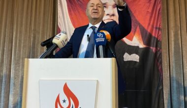Ümit Özdağ Bursalı gençlerle buluştu