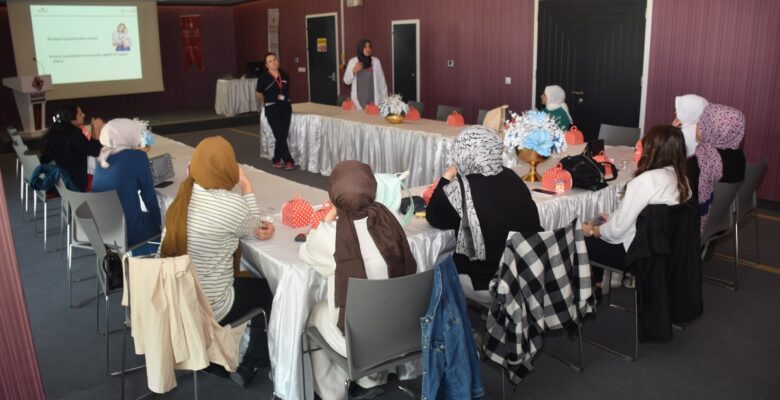  HAYAT HASTANESİ GEBE OKULU İLE ANNE ADAYLARININ YANINDA