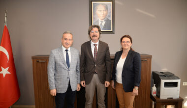Fen-Edebiyat Fakültesi’nde bayrak değişimi