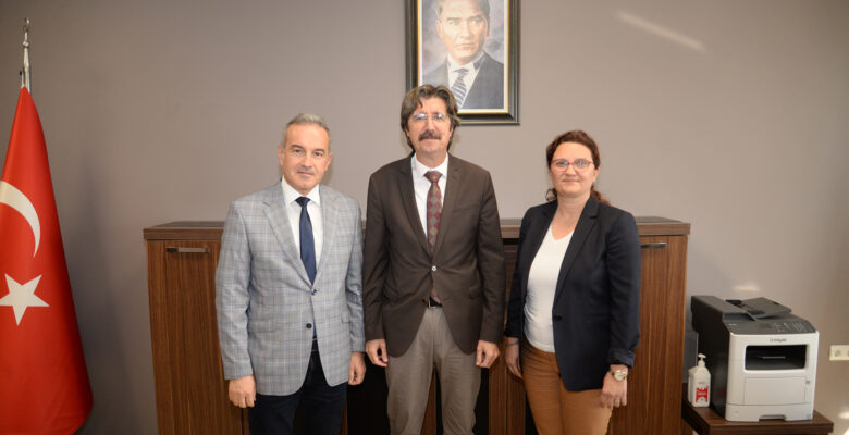 Fen-Edebiyat Fakültesi’nde bayrak değişimi