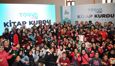 Başkan Dündar, TÜGVA’nın etkinliğinde öğrencilerle buluştu