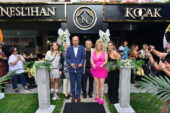 Neslihan Koçak’tan ışıltılı açılış