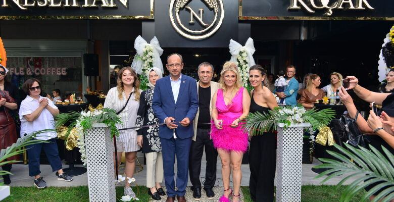 Neslihan Koçak’tan ışıltılı açılış