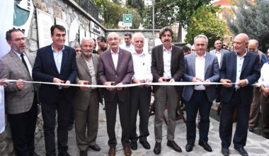 Bu kütüphanede 700 yıllık şiir mirası var