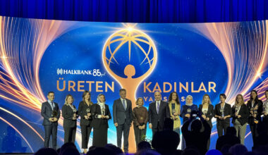 “ÜRETEN KADINLAR YARIŞMASI”NDA 1.’LİK ÖDÜLÜ BURSA’YA