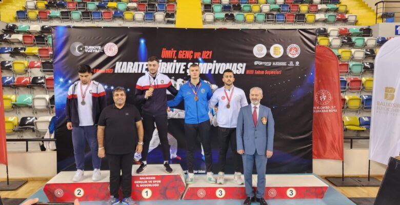 Büyükşehir Belediyesporlu karatecilerden 4 madalya
