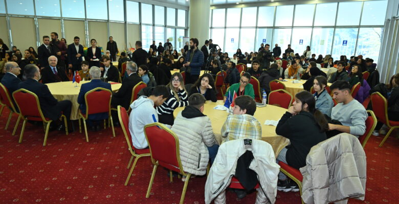 Söz, geleceğin teminatı çocuklarda