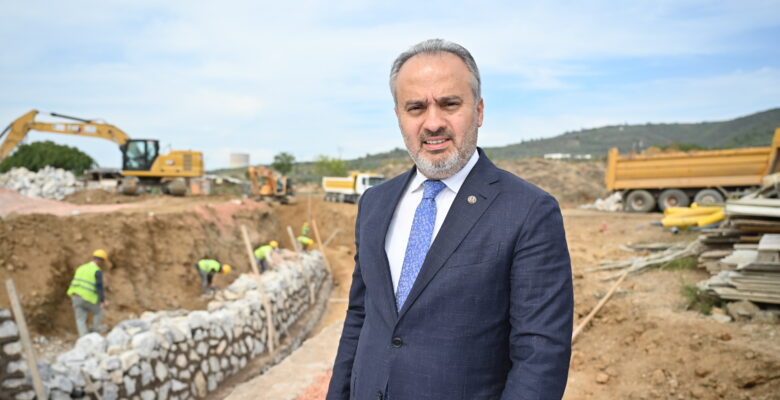 Dereler taşkın riskine karşı temizleniyor