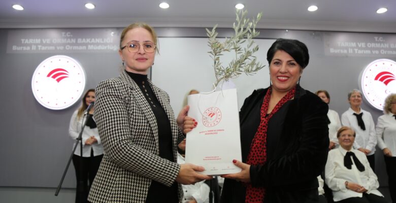 GÜÇLÜ 100 KADIN PROGRAMINDA GÖNÜL KÖPRÜSÜ KONSERLE KURULDU