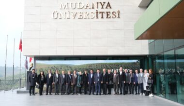 Faik Çelik Mudanya Üniversitesinde  gençlerle tecrübelerini paylaştı