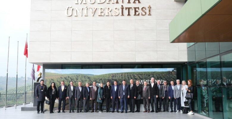 Faik Çelik Mudanya Üniversitesinde  gençlerle tecrübelerini paylaştı