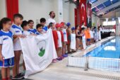 Minik yüzücüler kulaçlarını Atatürk’ü anmak için attı
