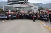 SAĞLIK ÇALIŞANLARI GAZZE İÇİN SİYAH ÖNLÜK GİYDİ