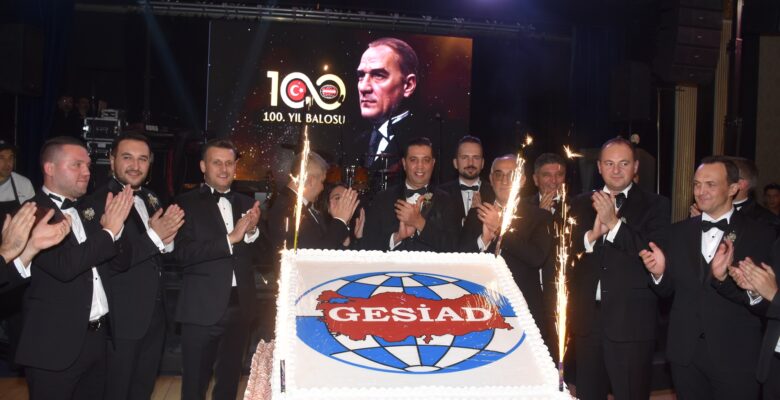 GESİAD’DAN 100.YILA YAKIŞIR KUTLAMA