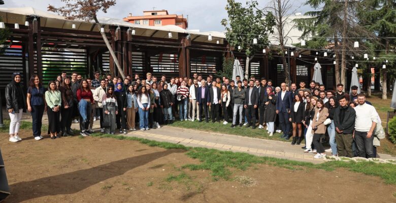 Başkan Turgay Erdem üniversite öğrencileriyle buluştu