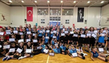 Voleybol Şenliği’nde 800 çocuk buluştu