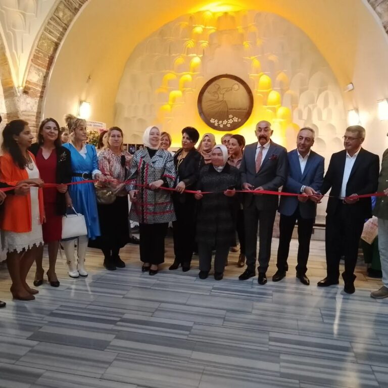 GÖNÜL KÖPRÜSÜ SERGİDE BULUŞTU
