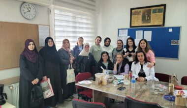 Aynur Uzun’dan ‘Öğretmenler Günü Mesajı’