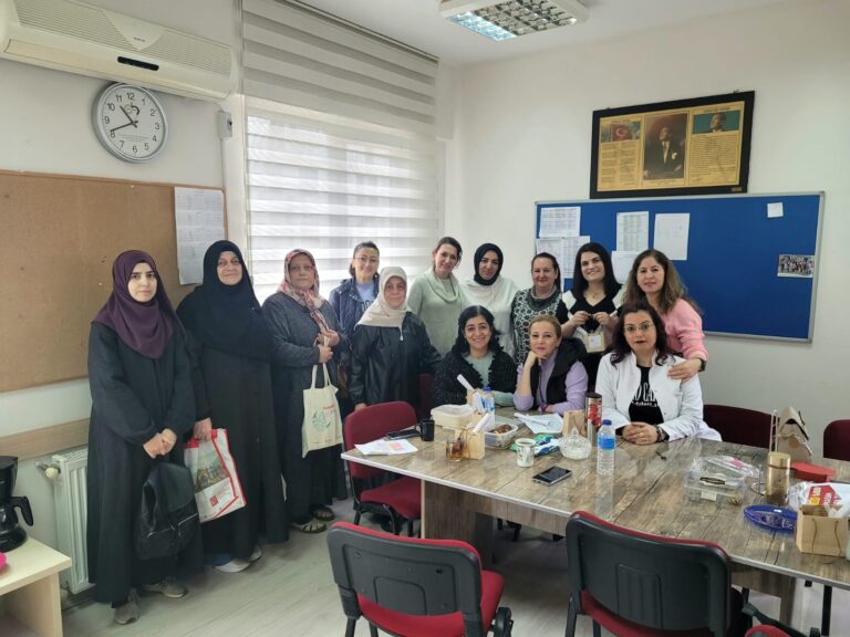 Aynur Uzun’dan ‘Öğretmenler Günü Mesajı’