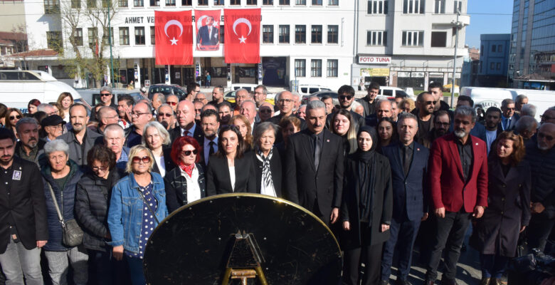 CHP BURSA İL ÖRGÜTÜ ATA’NIN HUZURUNDAYDI