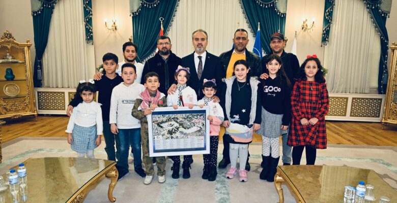 Filistinli çocuklardan Başkan Aktaş’a ziyaret