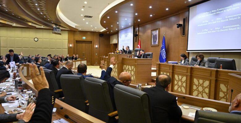 Büyükşehir’in önceliği ulaşım