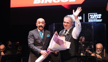 Yavuz Bingöl’le türkü şöleni Yavuz Bingöl’le türkü şöleni