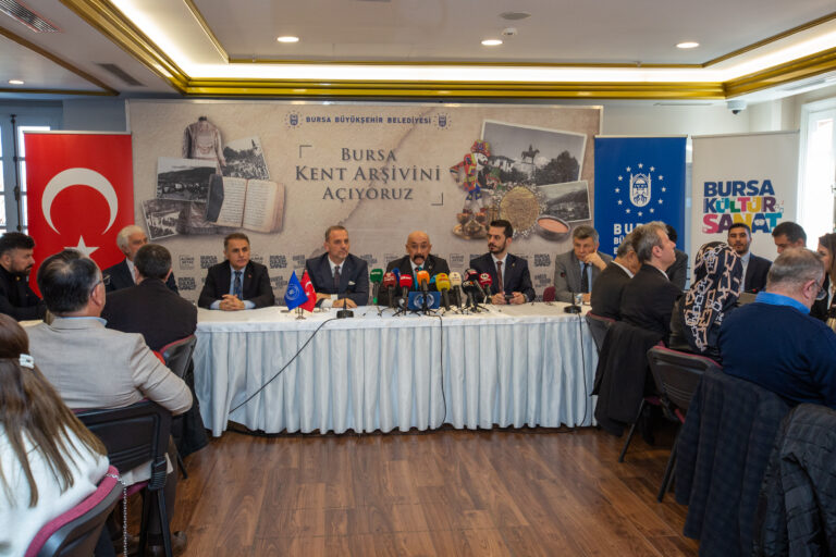 Bursa’nın dijital kent arşivi, halka açıldı
