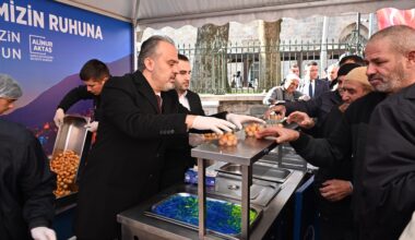 Bursa’da şehitlerin anısına lokma dağıtıldı
