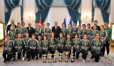 Şampiyon sporculardan Başkan Aktaş’a ziyaret